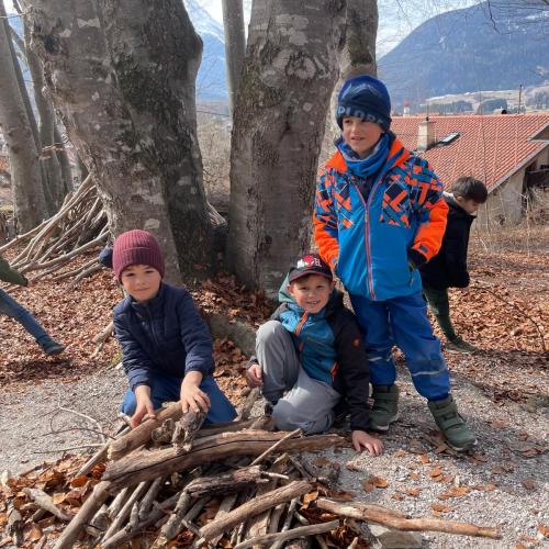 Kleine Künstler im Buchenwald