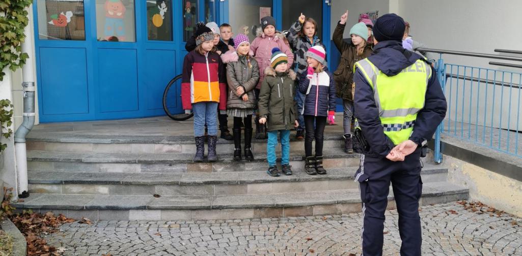 Der Polizist informiert uns Der Polizist informiert uns!